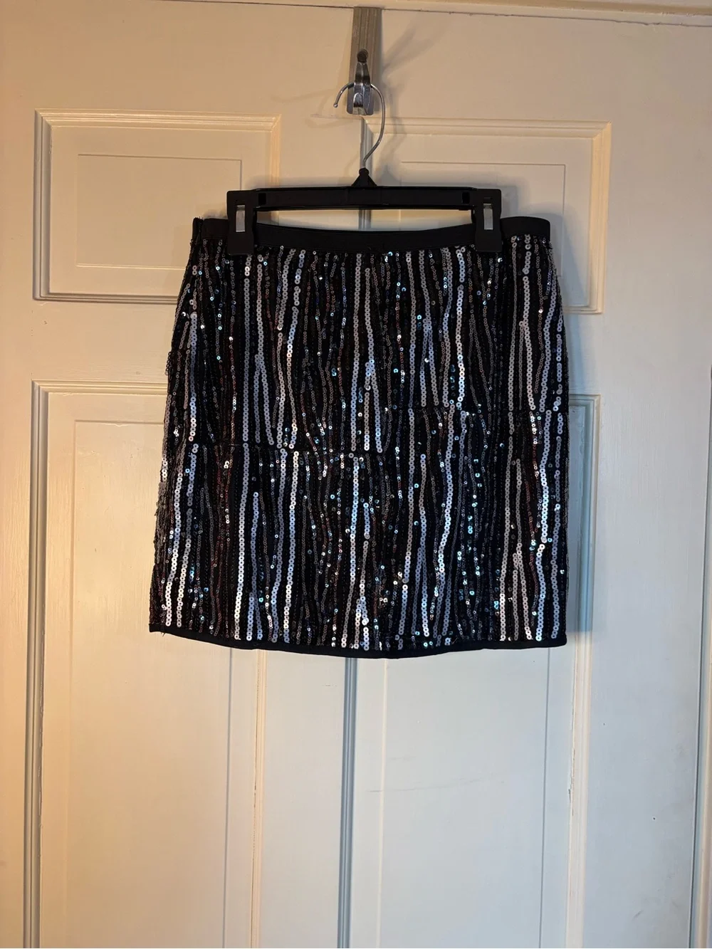 Women’s Black/Silver Sequin Mini Skirt Party Cocktail Sparkly-Size Small New